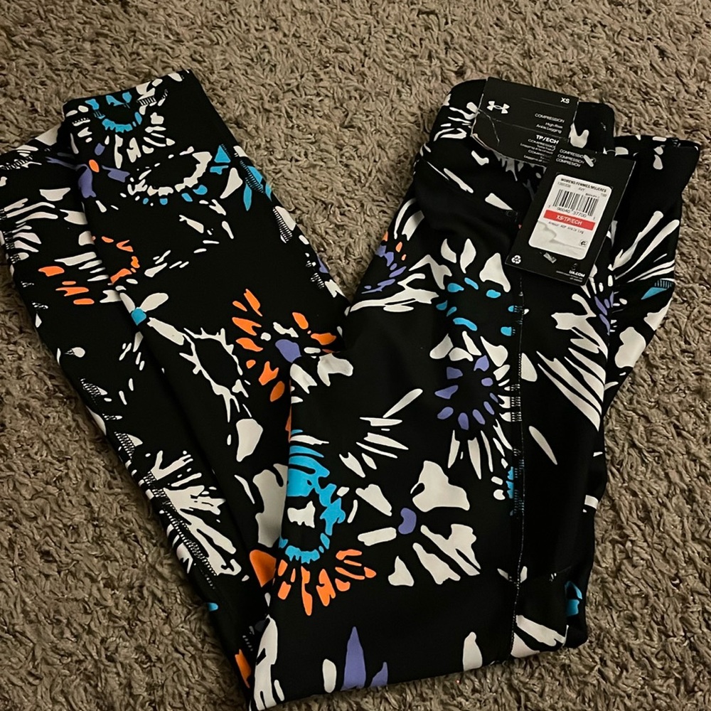 Womens XS leggings NWT